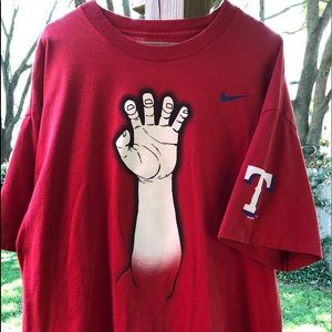 Red Nike X- Large XL Claw and Antler T-Shirt